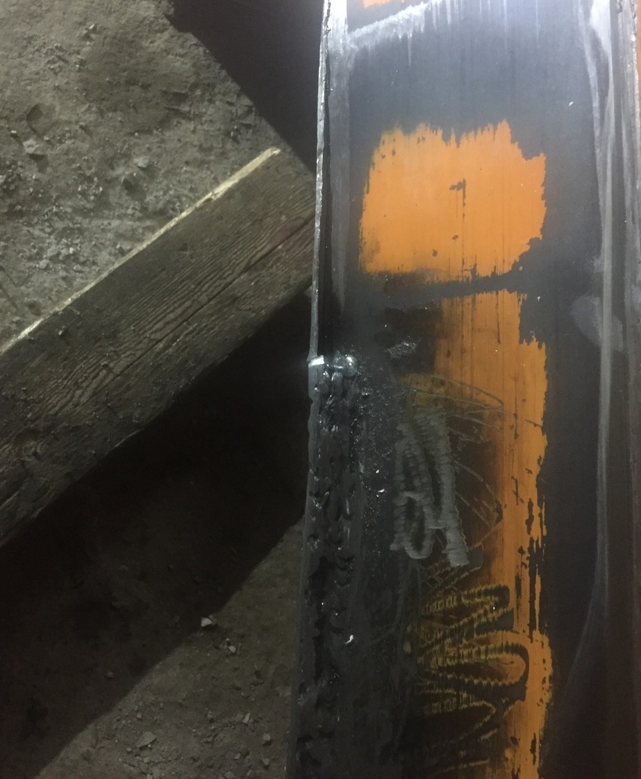 Деформация секции стрелы КМУ Деформация секции стрелы КМУ